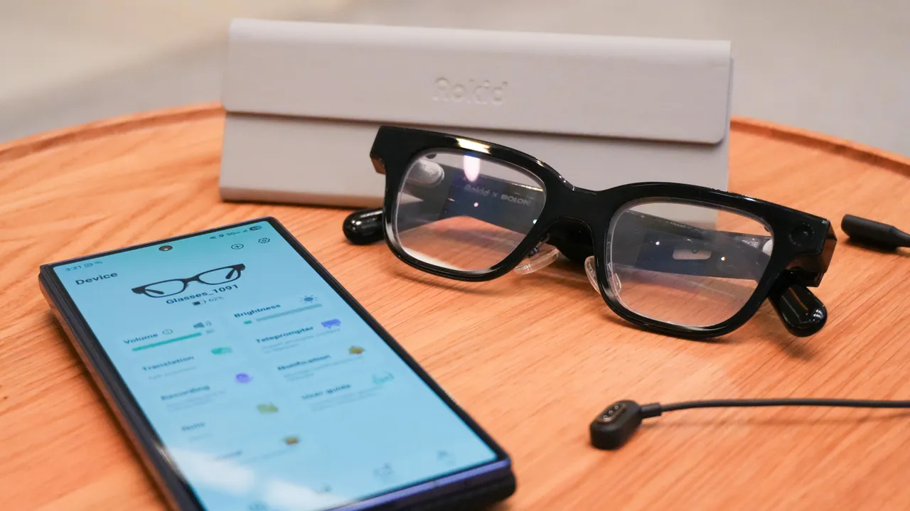 AI Glasses Revolution: How Rokid Glasses Hit $1M in Pre-Orders in 72 Hours & Challenge Meta Ray-Bans
